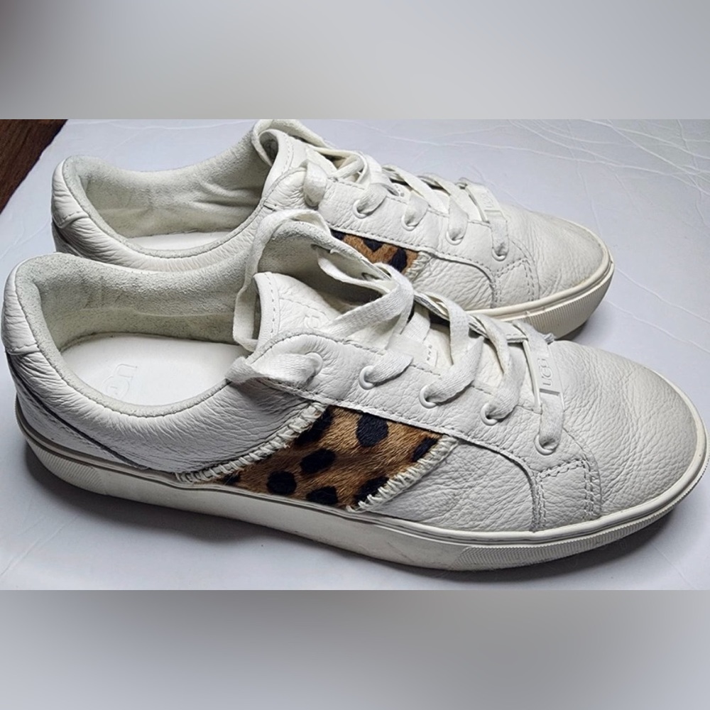 UGG Women’s Dinale Cheetah Print Sneaker